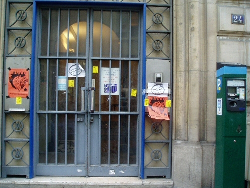 Squat rue de la banque pres de la place de la bourse de paris jeudi noir dal droit au logement