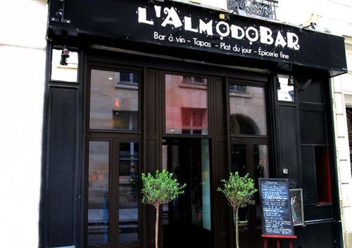 Devanture_almodobar_bar_restaurant_38_rue_du_sentier_75002_paris_inzesentier